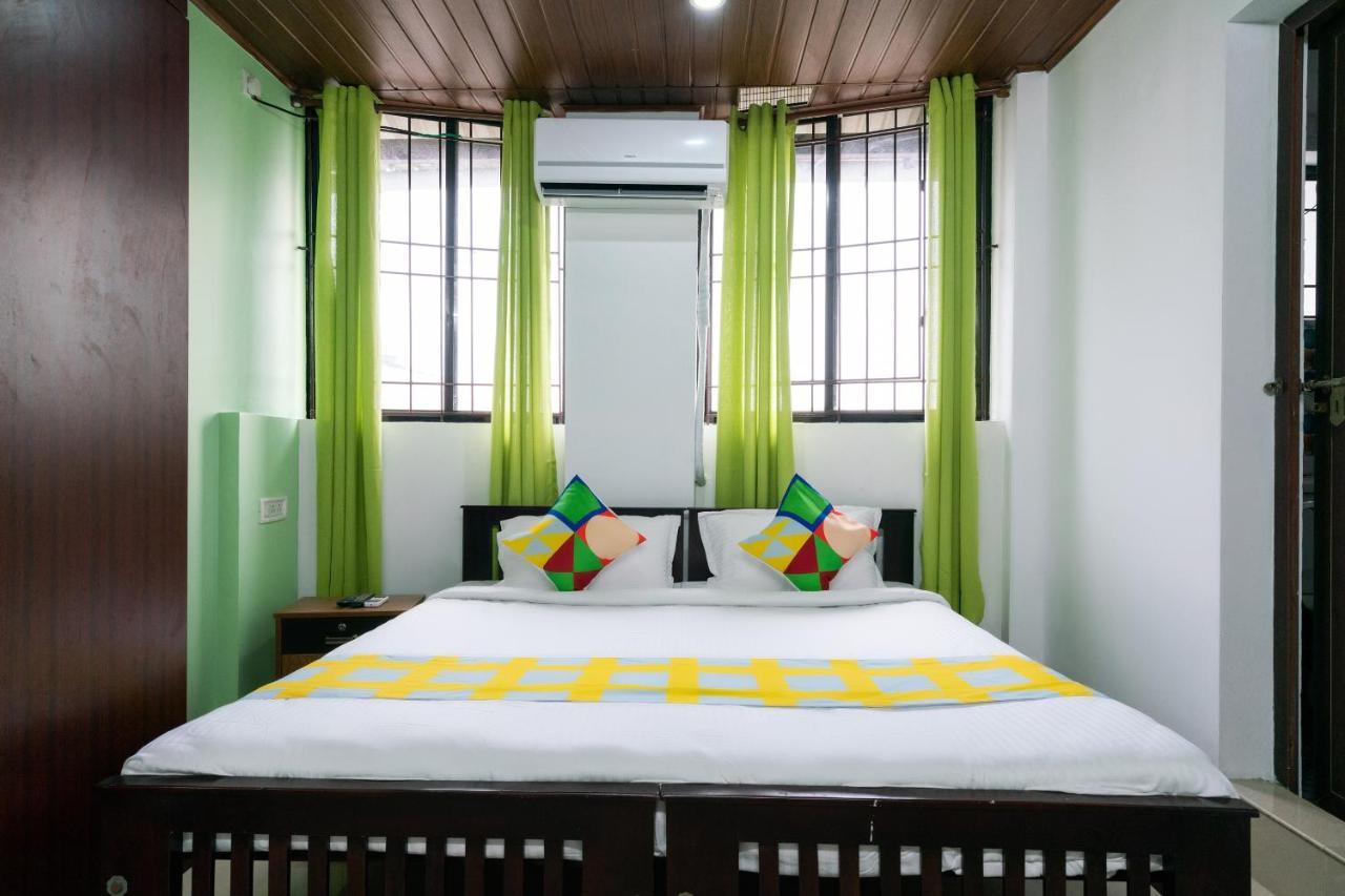 Oyo Home 49697 Aj Apartments Kochi Exterior photo