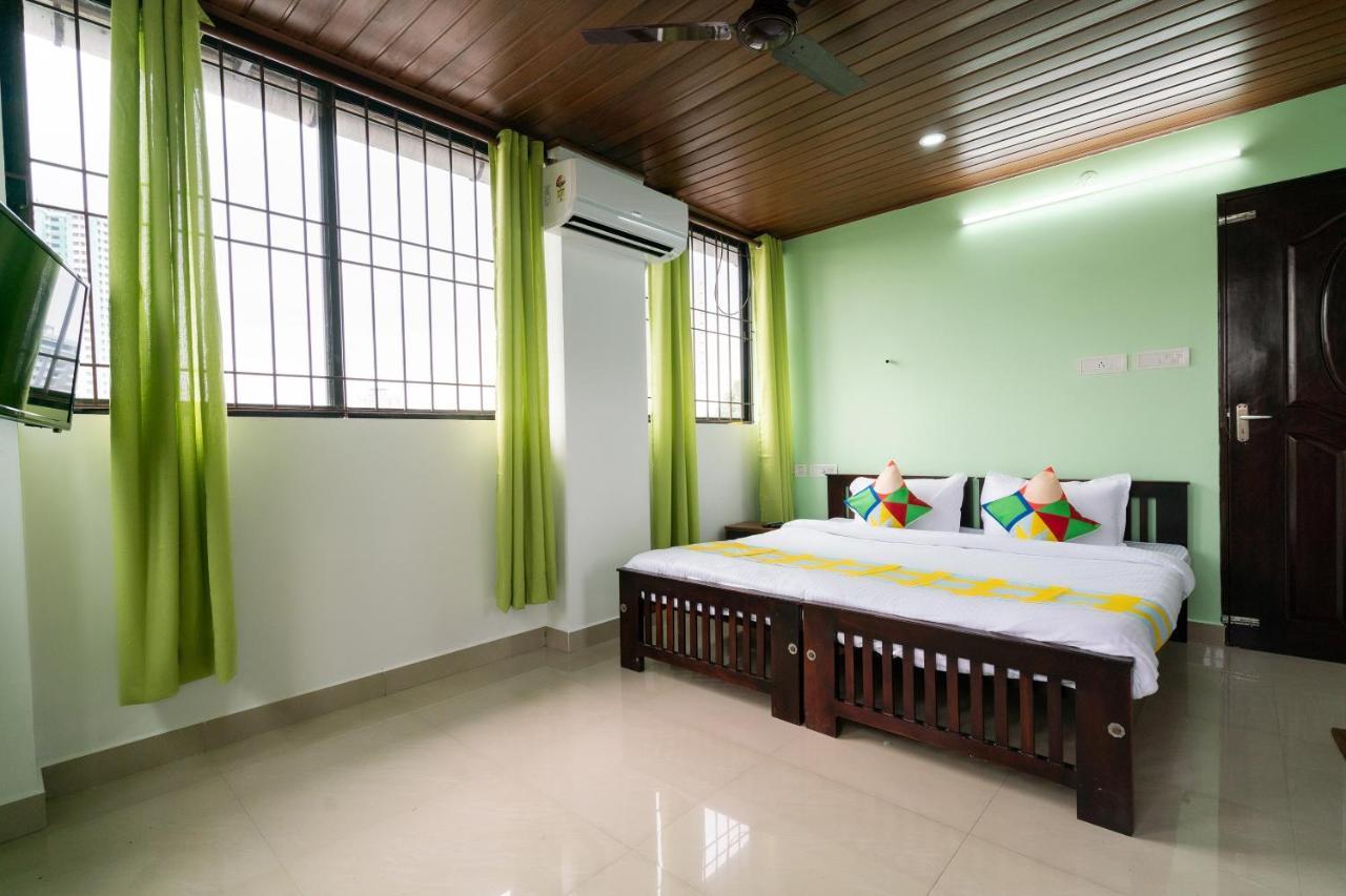 Oyo Home 49697 Aj Apartments Kochi Exterior photo